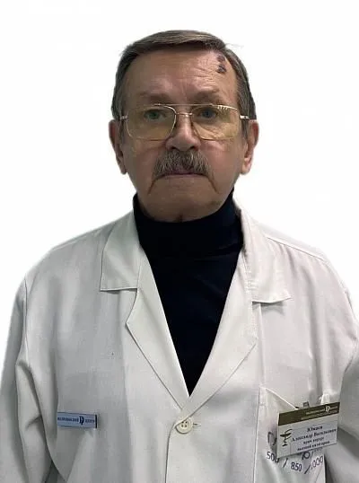 Врач Юмаев Александр Васильевич