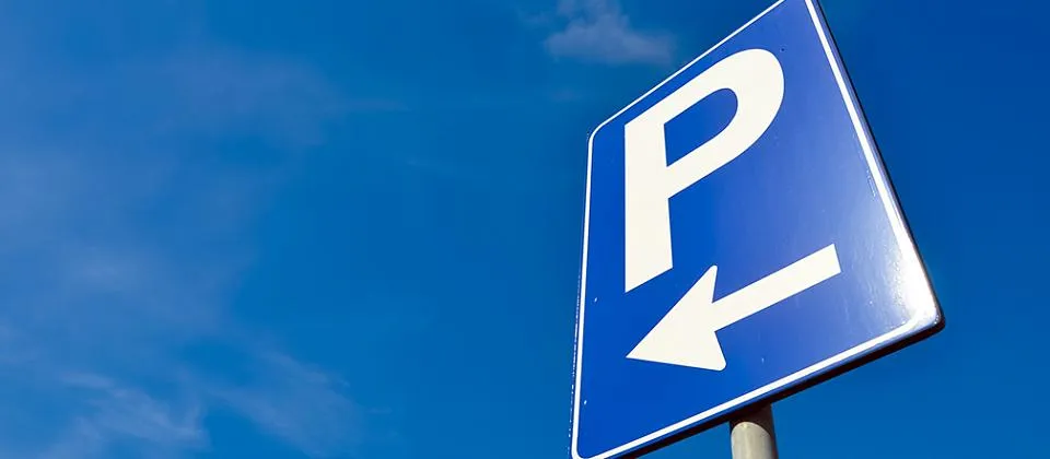 Парковка для клиентов клиники на ул.Московская 23.